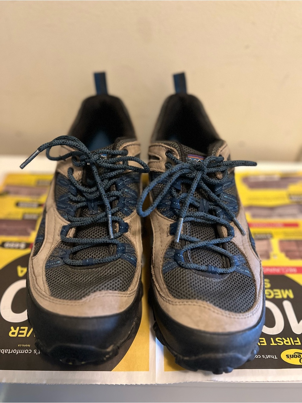 Wolverine Men's Athletic Trail Shoes in Blue and Tan-size 7.5